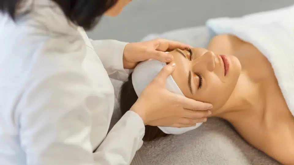 Tratamientos faciales y corporales Centro de estética en Leganés con tratamientos faciales, corporales y depilación láser personalizados.